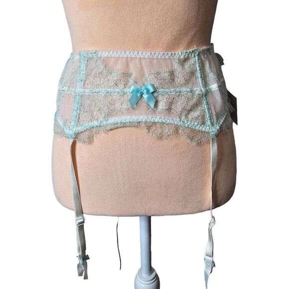 Victoria's Secret Very Sexy Bridal Garter Belt - Picture 1 of 6